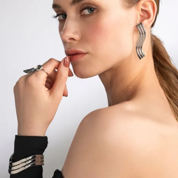 Lumoava Aaria Hopearanneketju/koru L53240900000